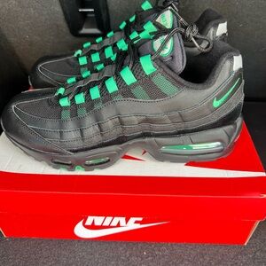 Size 10.5 - Nike Air Max 95 OG Big Bubble Black Green Shock IB1667-002 Brand New